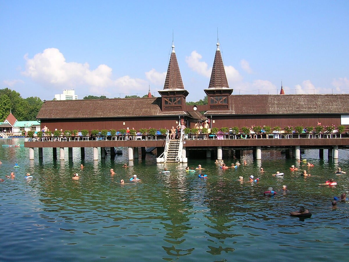 The thermal lake and bath buildings at Lake Hévíz.